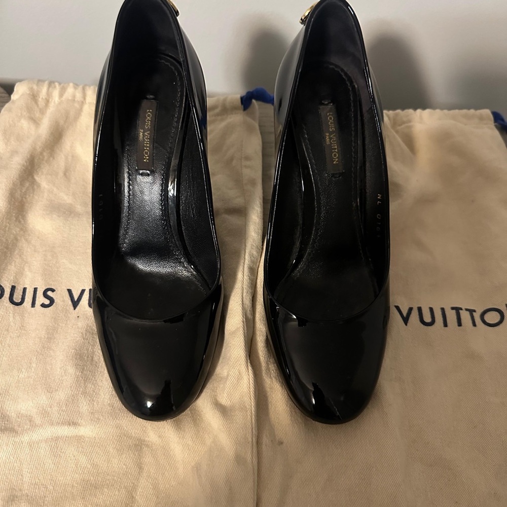 Louis Vuitton Glossy Black Heels